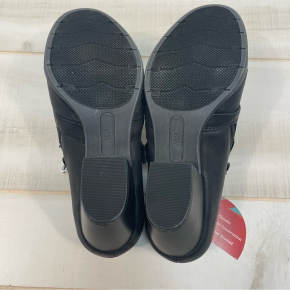 NIB Yuu Raley Black Chunky Heel Ankle Boots Side Zip, Sz 7W - Picture 5 of 10